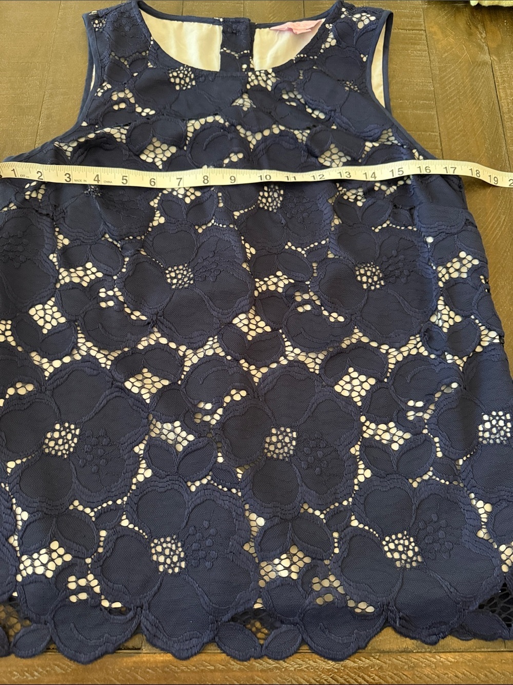 Lilly Pulitzer Blue Lace Blouse with Elegant Design - Picture 6 of 7